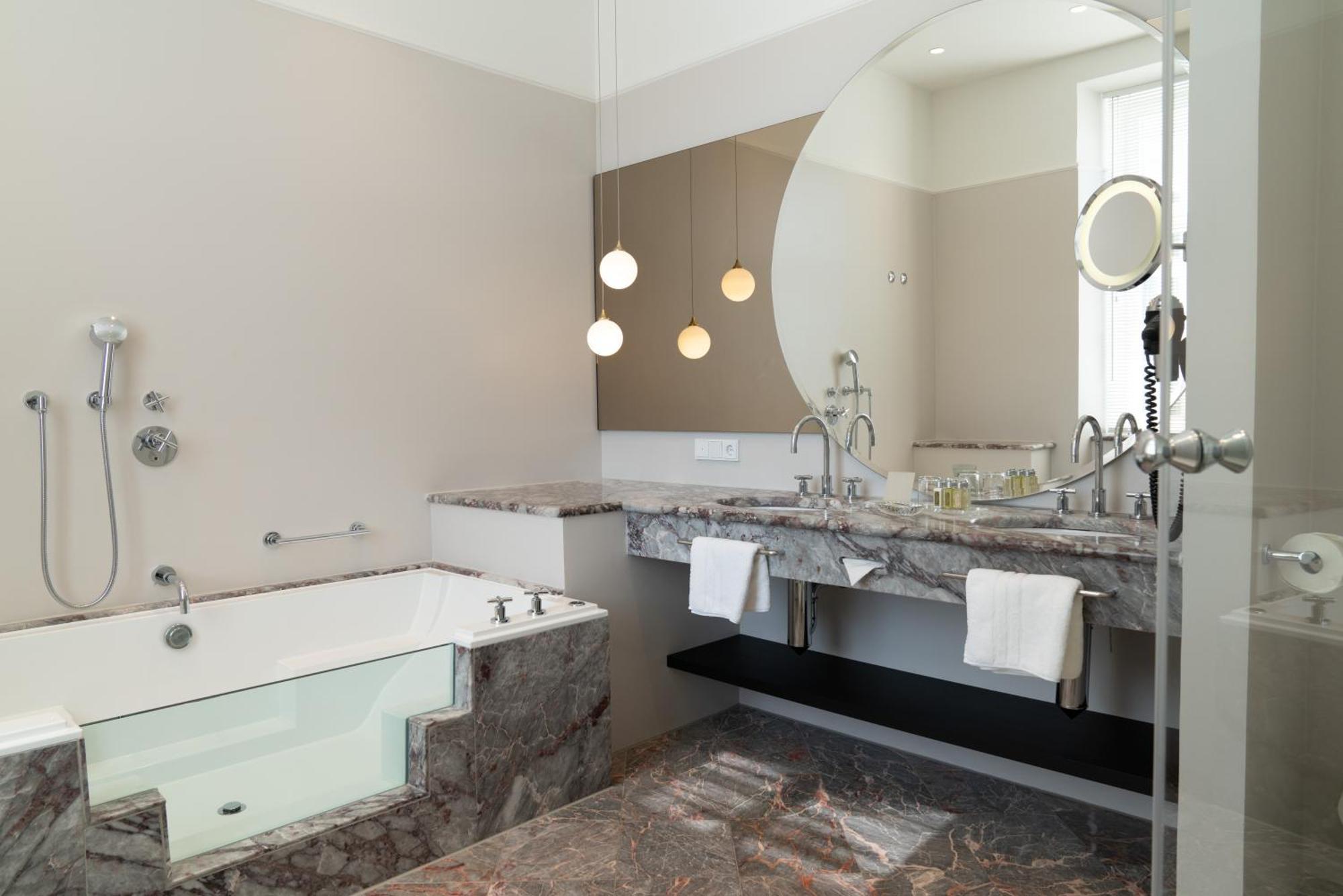 Das ทีแกร์นซี ภายนอก รูปภาพ Bathroom